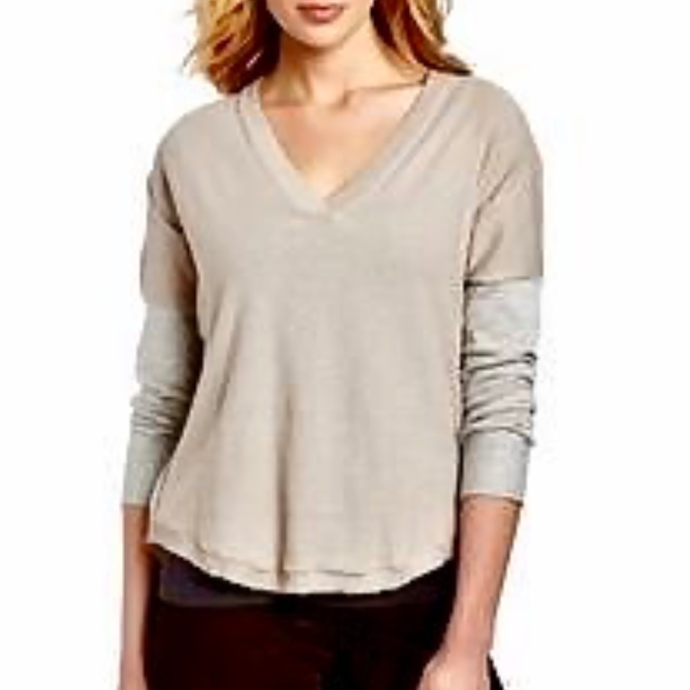 BCBG Tan V-Neck Sweater Gray Sleeves